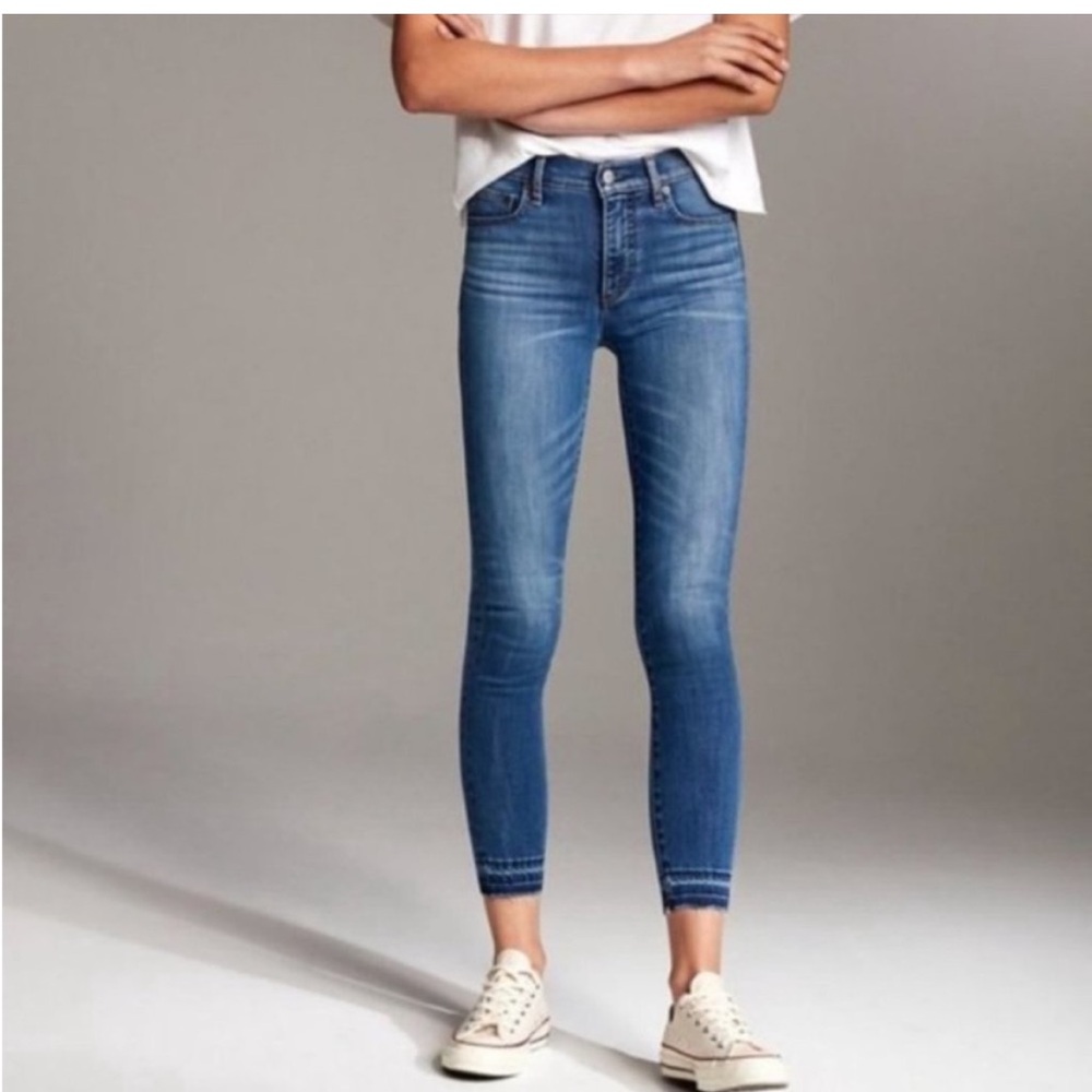 Denim forum Nico mid rise skinny crop jean